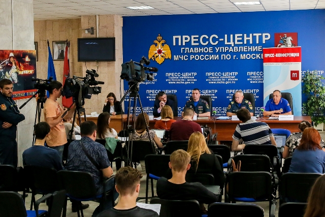 Московские спасатели обсудили надежность пожарной безопасности в летний период