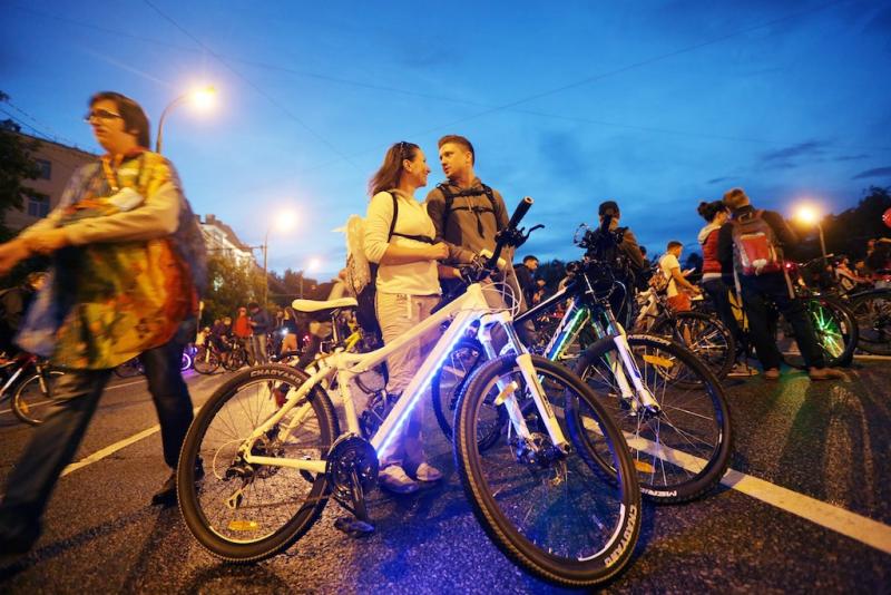 Число велосипедистов, принявших участие в ночном велопараде Москвы, составило 10 тысяч. Фото: архив «ВМ».