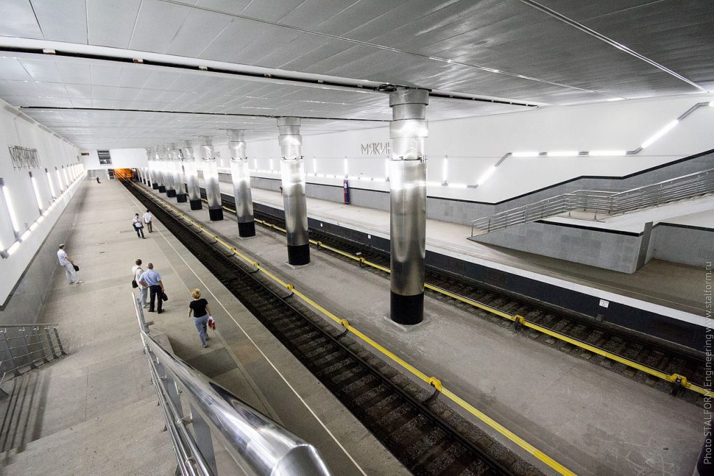 Затягивание получения разрешительной документации застройщиком станции метро "Мякинино" может привести к ее закрытию.