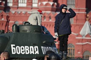 Библиотека Московского поздравит ветерана-участника битвы на Курской дуге. Фото: архив "Вечерней Москвы"