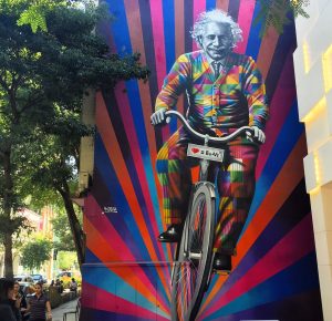 Сан-Паулу (Бразилия). Альберт Эйнштейн в необычной интерпретации