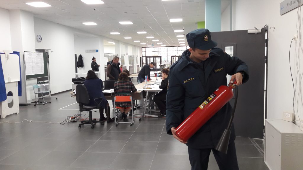 За порядком в день выборов в Новой Москве следили сотрудники экстренных служб