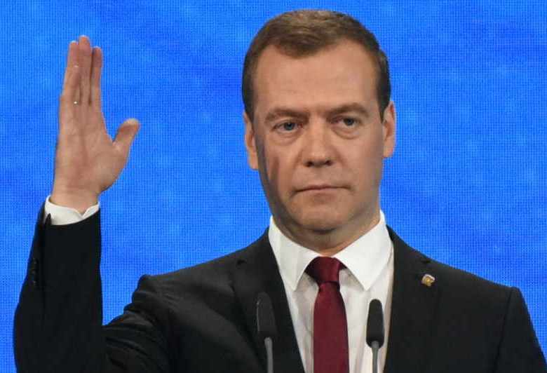 Дмитрий Медведев увеличил прожиточный минимум в России