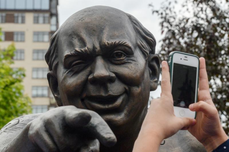 В Москве установили памятник Евгению Леонову. Фото: Евгений Одиноков/РИА