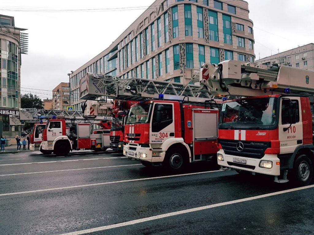 Пожарные расчеты Новой Москвы приняли участие в столичном параде техники. Фото: пресс-служба Управления МЧС ТиНАО