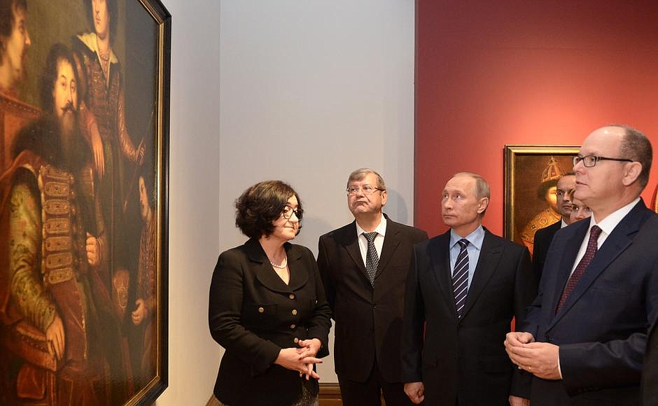«Романовы и Гримальди»: Владимир Путин и Альберт II открыли выставку в Третьяковке