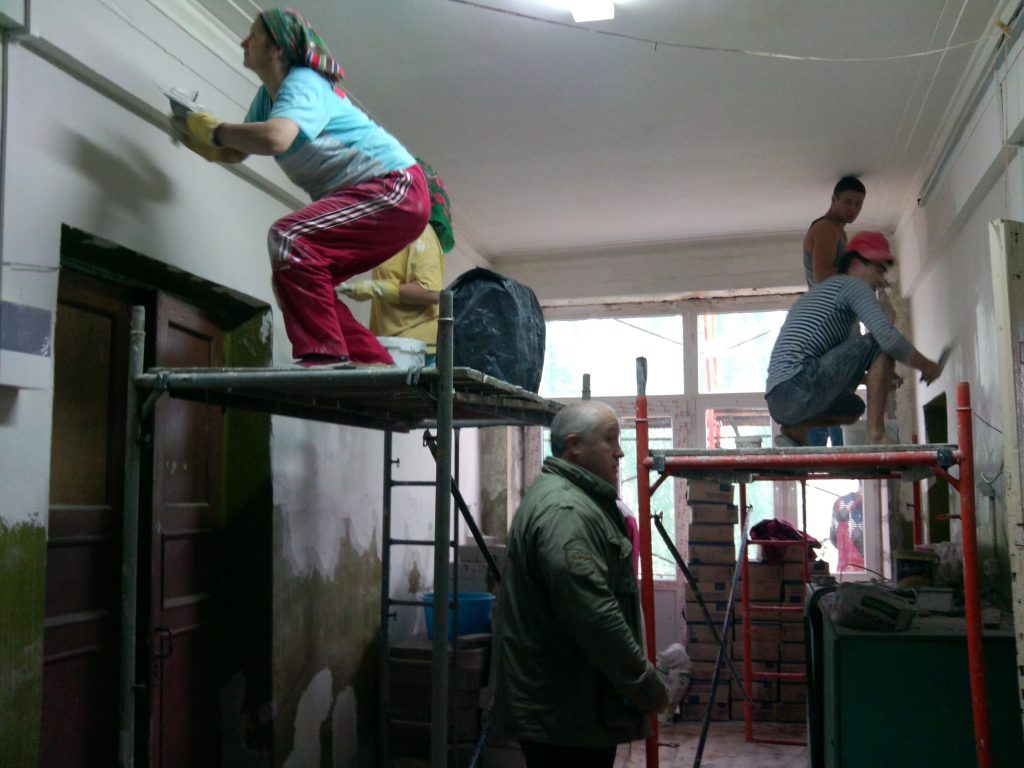 Капитальный ремонт семи домов в Десеновском завершили на неделю раньше