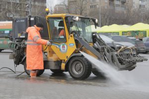 Коммунальные службы обработали Московские дороги. Фото: "Вечерняя Москва"