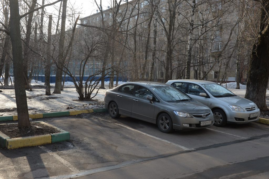 В поселении Сосенское возведут открытую наземную парковку на тысячу машиномест