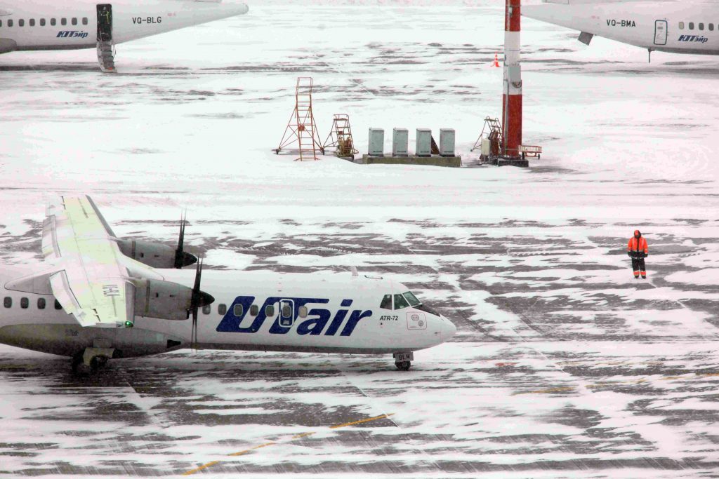 Непогода задерживает в аэропортах Москвы вылет около 80 рейсов