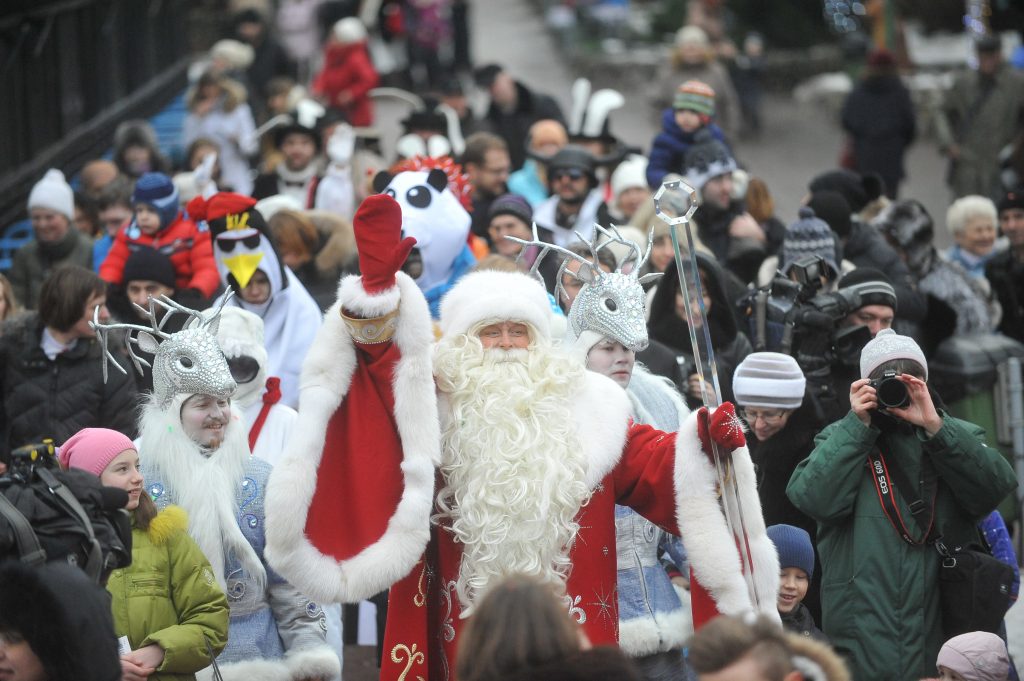 Дед Мороз проведет бесплатный новогодний спектакль в Московском зоопарке