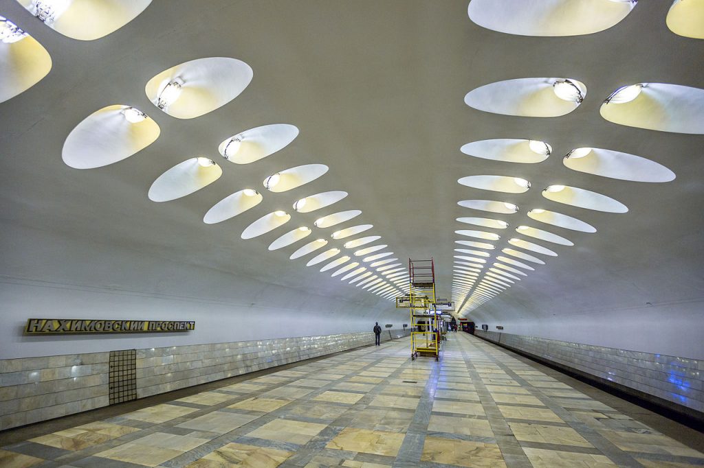 Семь станций Московского метро закроют вестибюли на праздники