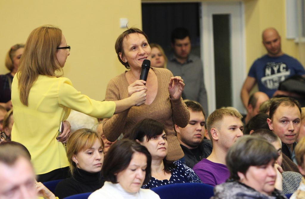 Глава администрации Марушкинского обсудил с местными жителями подготовку поселения к зиме