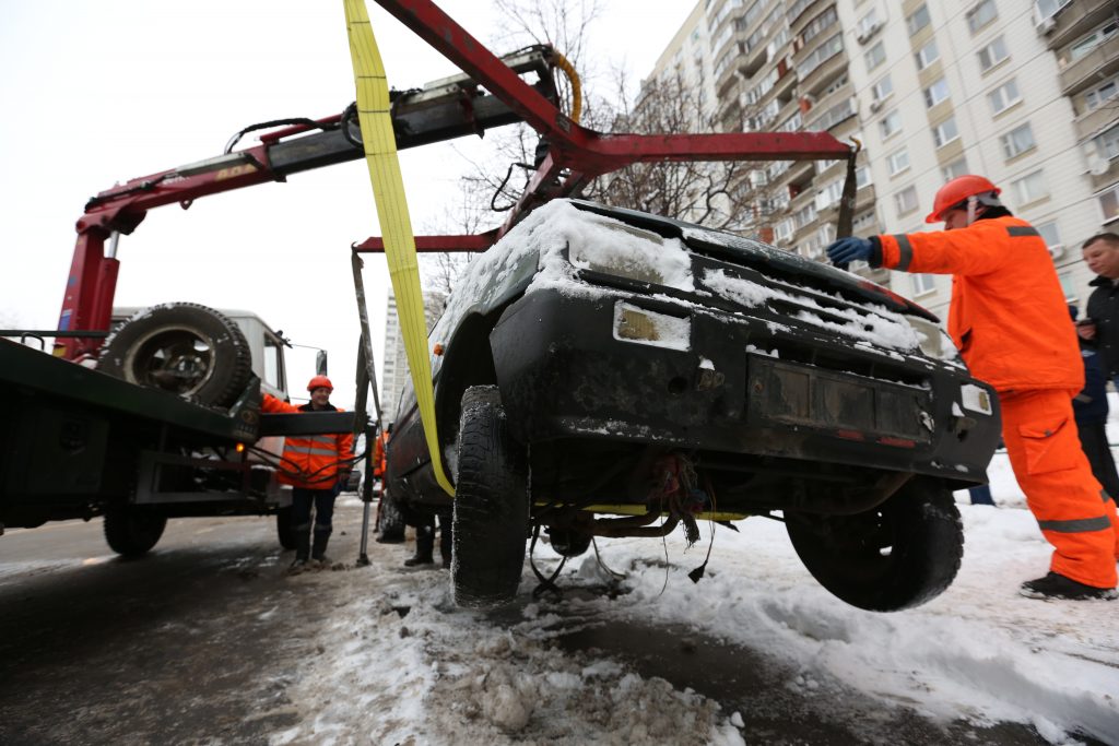 Москва решила не повышать цены на эвакуацию машин в 2017 году