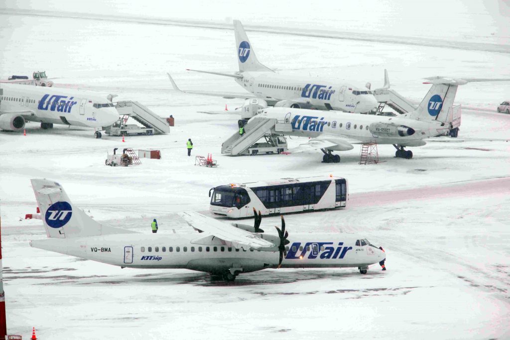 Московские аэропорты отменили около 40 вылетов