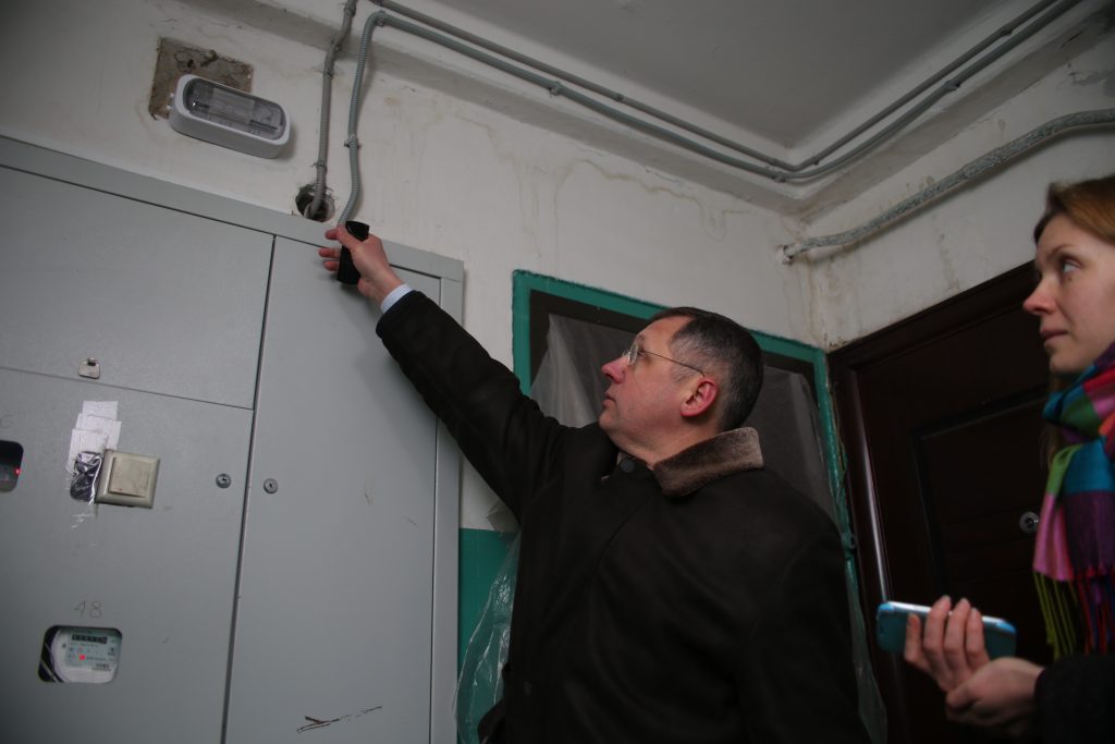 Электроснабжение планируют отключить в трех домах, жильцы которых, в общей сложности, задолжали порядка 400 тысяч рублей. Фото: архив, "Вечерняя Москва"