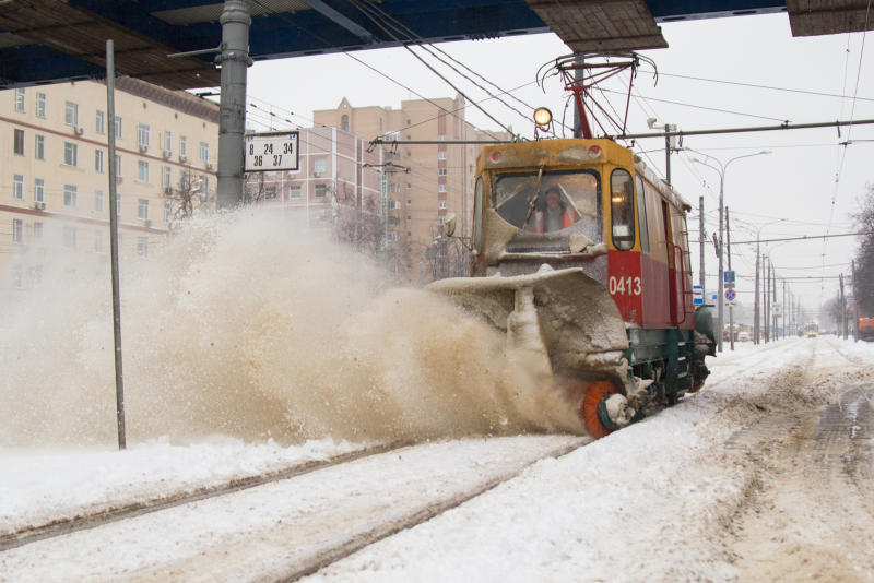 Последствия сильного снегопада устранят коммунальные службы города