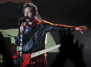 Знаменитая группа Fall Out Boy дает концерты в двух российских столицах. Питер Вентц (бэк- вокал, бас- гитара, автор песен).