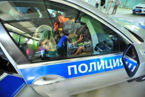 Дети полицейских посоревнуются в конкурсе рисунков. Фото: Александр Казаков, "Вечерняя Москва"