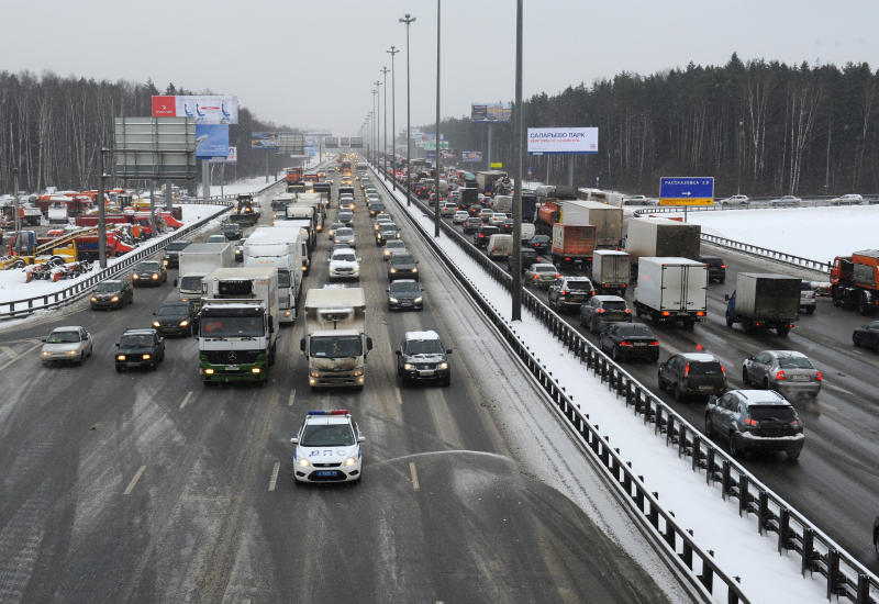 Движение с 40 по 42 километр Московской кольцевой автодороги временно ограничат