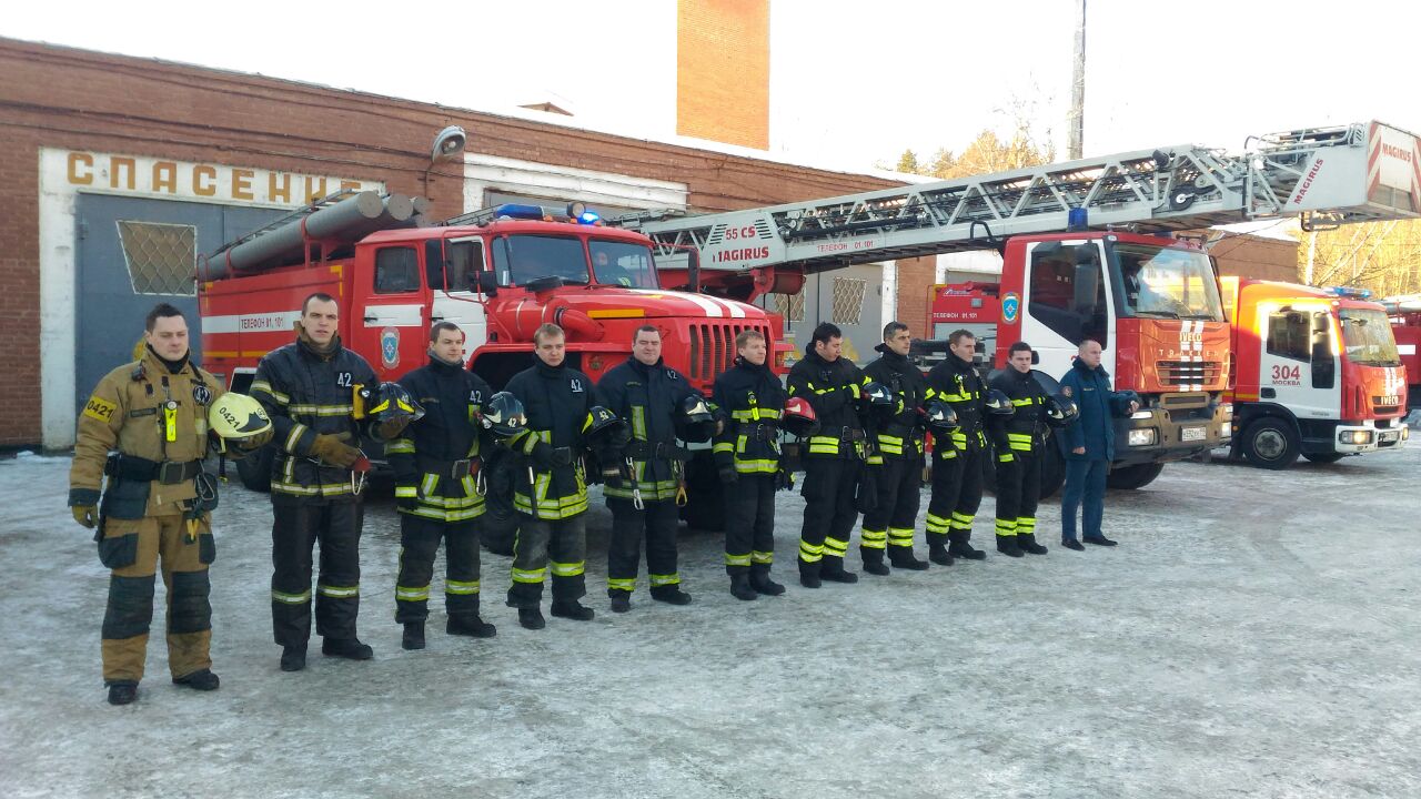 Церемония состоялась на территории пожарно-спасательной части №76. Фото: пресс-служба Управления МЧС по ТиНАО