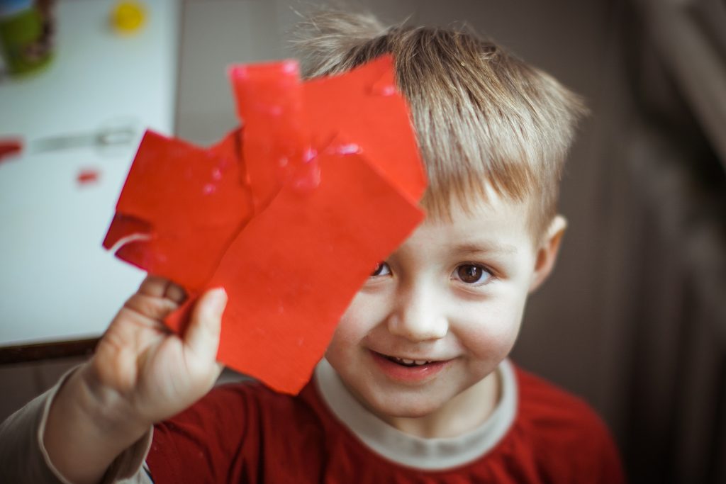 3 февраля 2017 года. Первомайское. На мастер-классе дети учились творить в технике оригами. Фото: Shutterstock