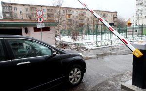 «Нормальное парковочное пространство – немаловажный элемент этой инфраструктуры», - сказал Владимир Жидкин.Фото: Павел Волков, "Вечерняя Москва"
