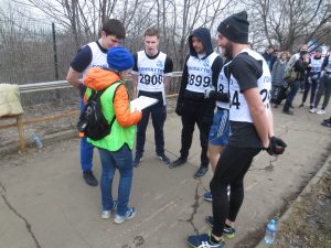 18 марта 2017 года. Москва. Молодые парламентарии ТиНАО готовы к пробегу. Фото: Екатерина Ганина.