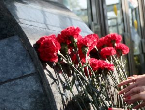 Москва вспоминает жертв терактов на станциях метро «Лубянка» и «Парк культуры»