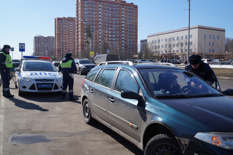 В Новой Москве сотрудники полиции изъяли более 9 кг наркотиков