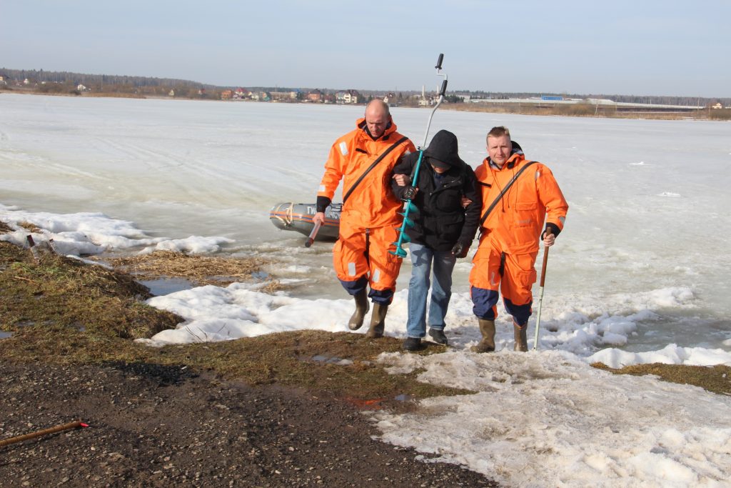 Патруль водоемов: спасатели Новой Москвы проверили безопасность