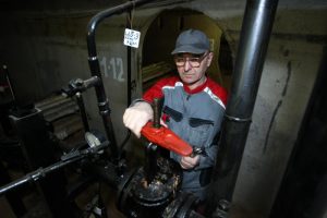 В домах отремонтируют системы центрального отопления. Фото: Руслан Кривобок
