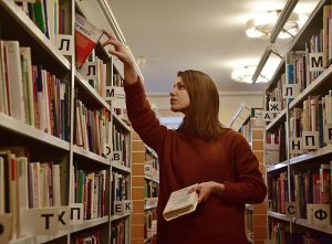 Столичные библиотеки будут передавать списанные книги читателям. Фото: архив "Вечерняя Москва"