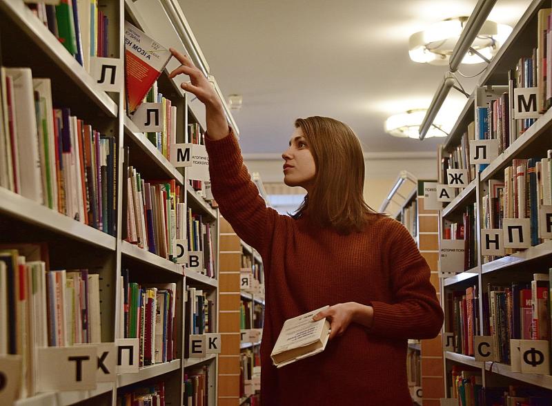 Столичные библиотеки будут передавать списанные книги читателям