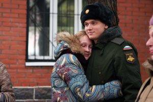 18 апреля 2017 года. Москва. Ивана Нагибина в армию провожает сестра. Фото: Анна Иванцова