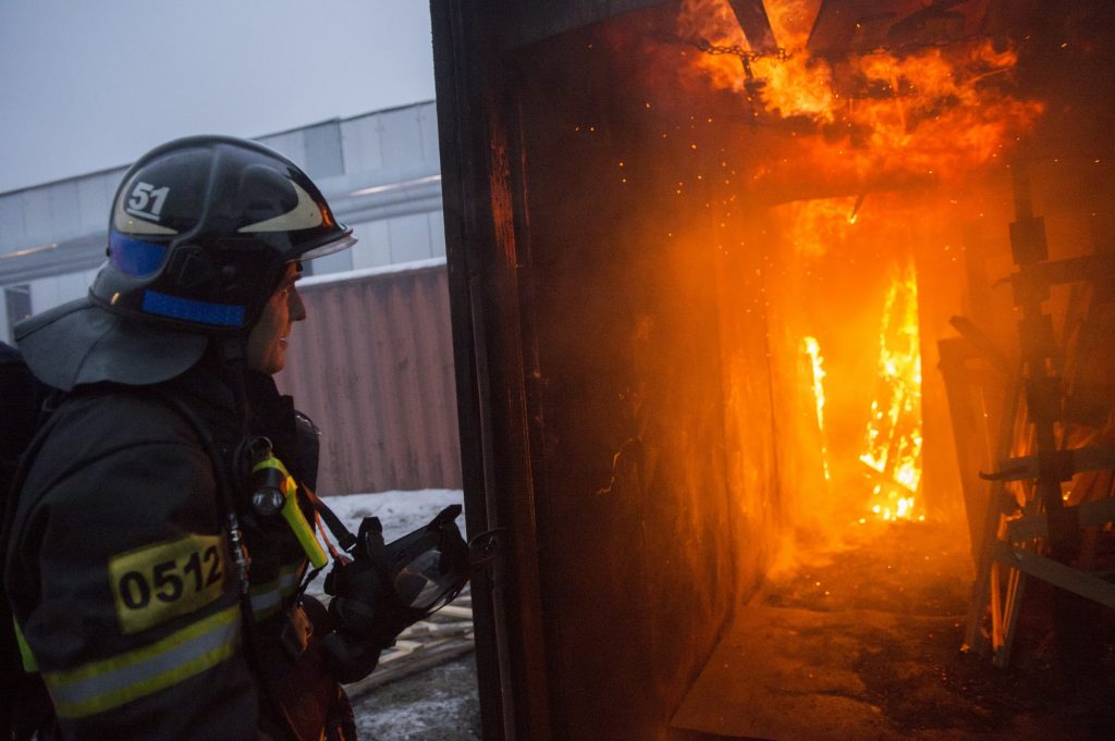 Спасатели потушили 200-метровый пожар в Новой Москве
