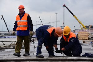 Трасса вдвое сократит путь между населенными пунктами. Фото: Антон Гердо