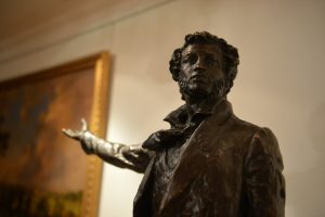 Ургант, Шнуров и Собчак озвучили аудиогид в Музее имени Пушкина