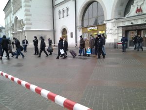 На трех вокзалах Москвы проверили подозрительные предметы
