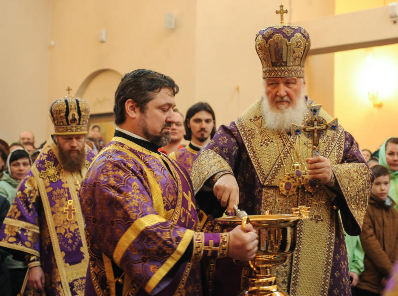Богослужение в память о погибших в Санкт-Петербурге проведет Патриарх Кирилл