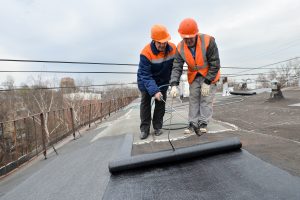 Работы организуют по просьбам жителей. Фото: Иван Водопьянов, «Вечерняя Москва»