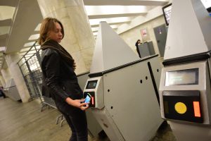 Пассажиры метро и МЦК смогут оплачивать проезд через Android Pay