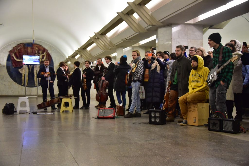 Стартовало голосование за лучшего исполнителя музыки в метро. Фото: "Вечерняя Москва"