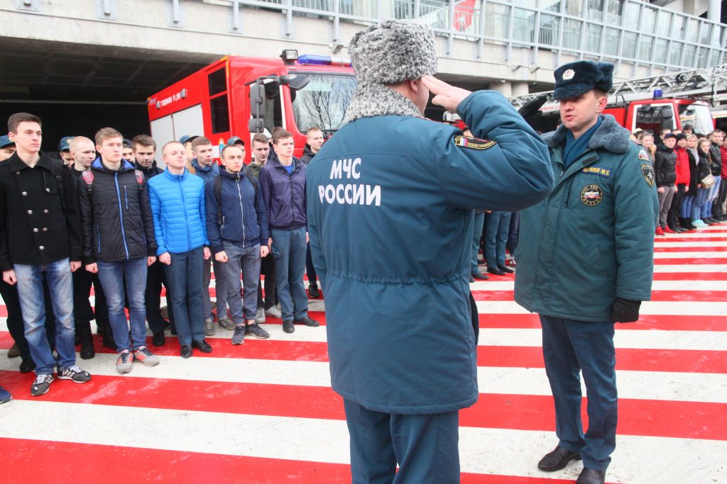 Спасатели обеспечат безопасность горожанам. Фото: "Вечерняя Москва"
