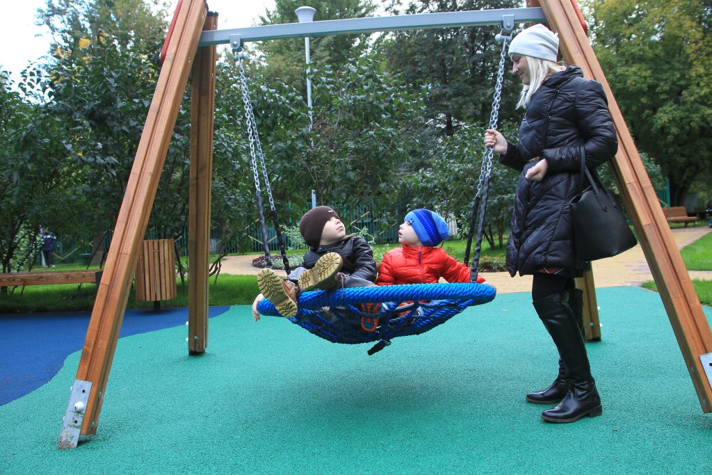 Детскую и спортивную площадки обновят в Шеломово