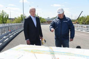 Мэр Москвы Сергей Собянин осматривает строительство шоссе Энтузиастов. Фото: архив