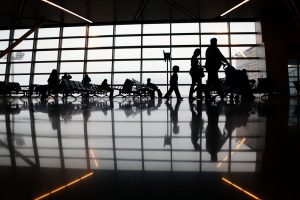 ФАС завела дела на заведения в аэропортах из-за высоких цен