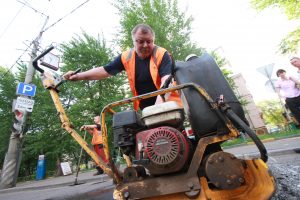 Помимо благоустройства дорог здесь расширят парковочные карманы. Фото: Антон Гердо