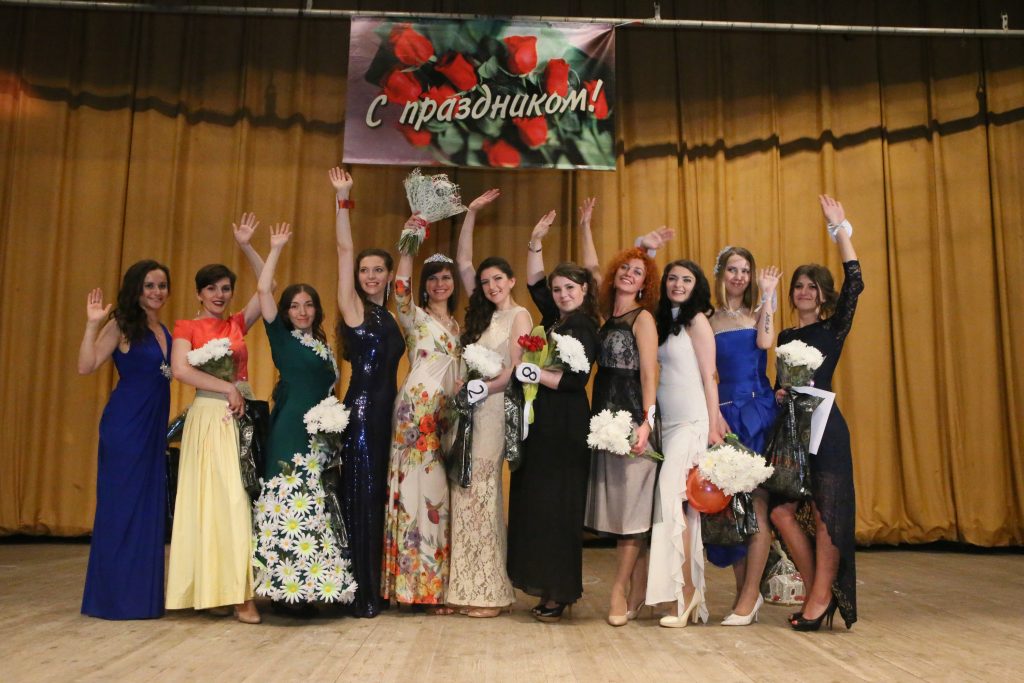 В испытаниях приняли участие 11 конкурсанток в возрасте от 23 до 33 лет. Фото: Виктор Хабаров