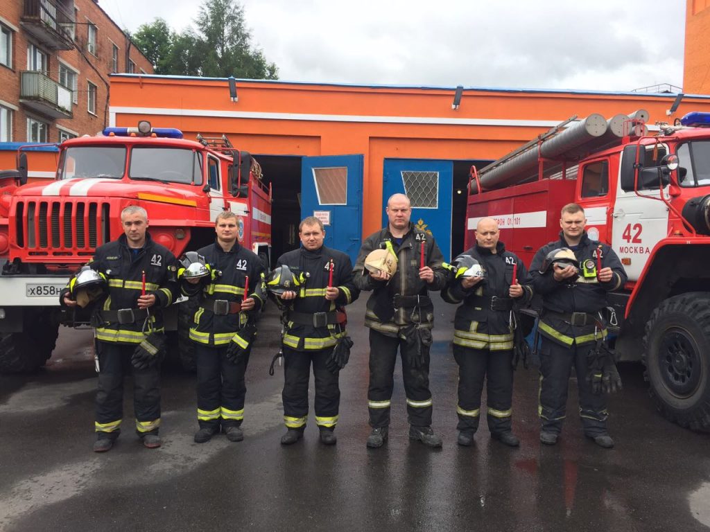 Пожарные и спасатели новой Москвы приняли участие в акции «Свеча памяти»